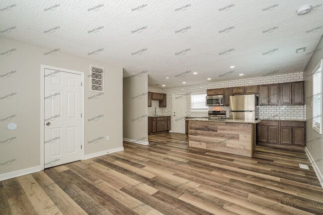 Photo - 3545 Ontario St