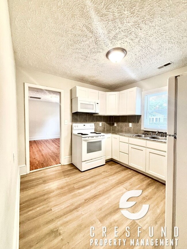 Photo - Adorable 2BR in Haymount! AVAILABLE NOW!