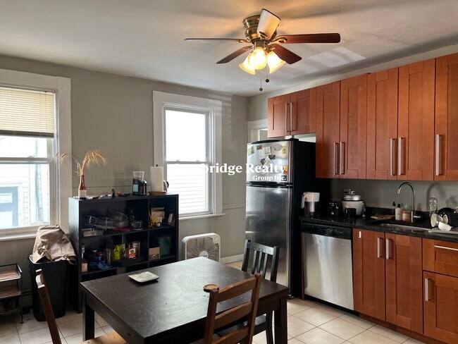 Building Photo - 273 Cardinal Medeiros Ave Unit 1T Rental