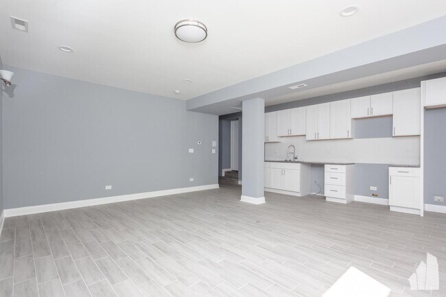 Photo - 3 bedroom in Chicago IL 60615 Unit GS
