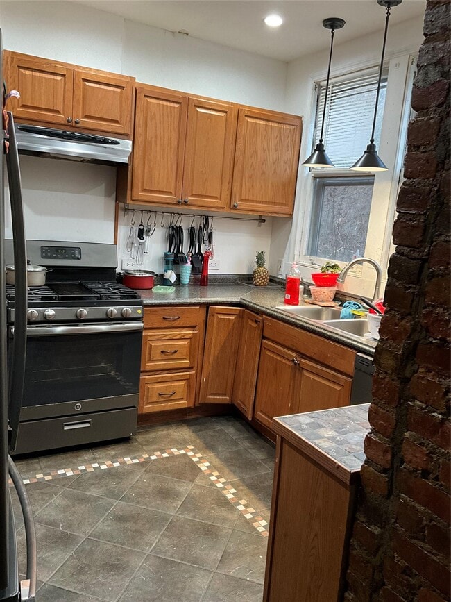 Photo - 265 Spring St