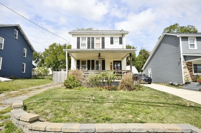 Building Photo - Beautiful 3 Bedrooms, 1 bathroom House Available Now!