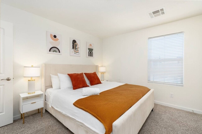 Photo - 814 E Roma Ave Unidad SI ID1568809P