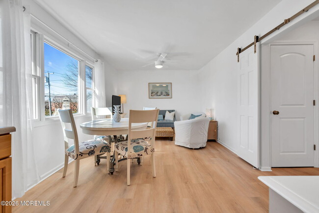 Photo - 548 Washington Blvd Unidad UPPER