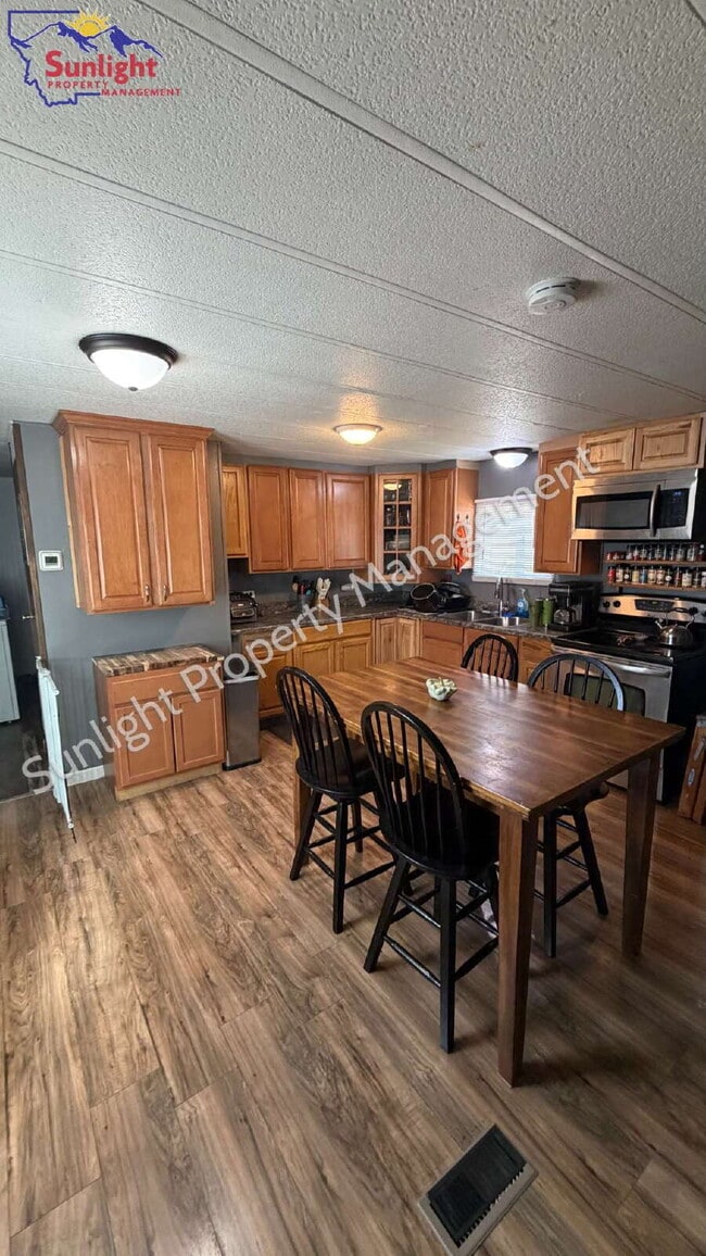 Photo - 3 Bed 2 Bath - Updated!