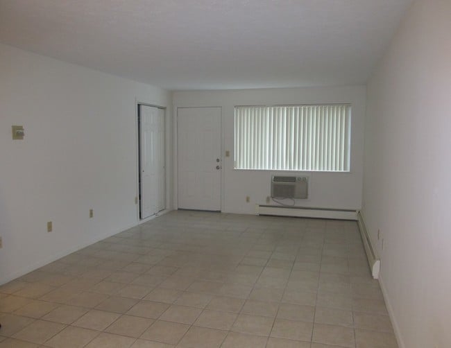 Lakewood Manor Apartments