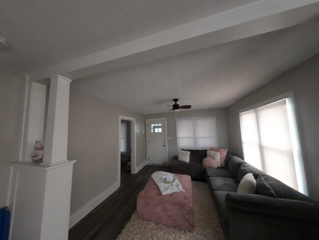 Photo - 27 Maplelawn St SE