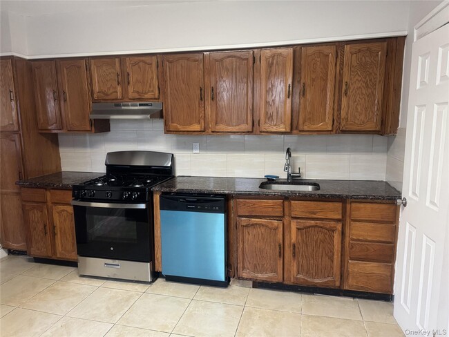 Photo - 267 Schenck Ave Unidad Apt# Right