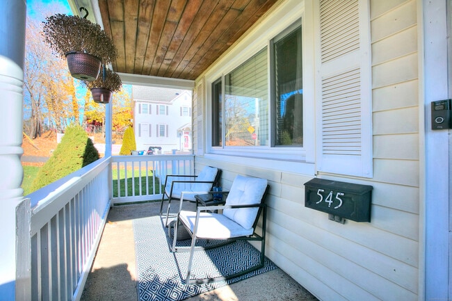 Photo - 545 Old Stratfield Rd