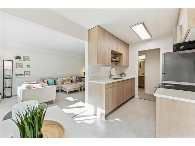 Building Photo - 1540 Ashland Ave Unit 12