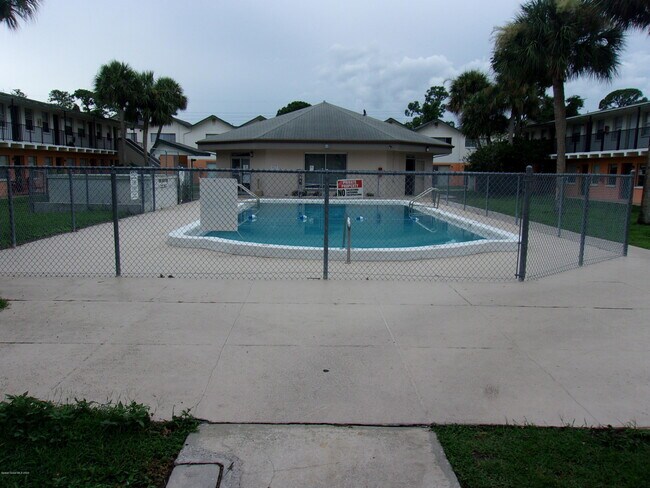 Photo - 1711 Dixon Blvd Unidad 242