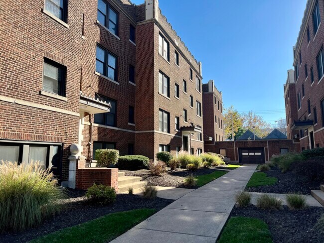 Photo - 4368 Lindell Blvd - Philip H. Barron Realty