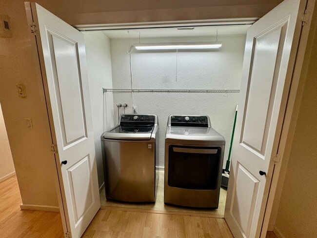 210 9th St Unit E103