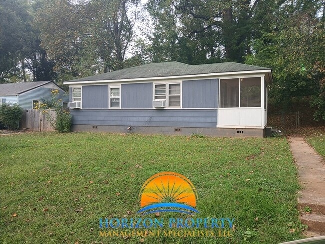 Building Photo - 907 Crestline Rd NW Rental