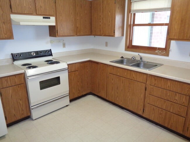 Photo - Maplewinds I & II