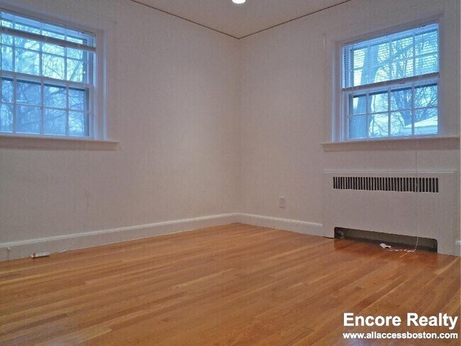 Photo - 75 Wyman St Unit 9