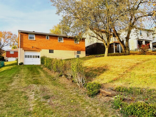 Photo - 1640 Mohrbach St