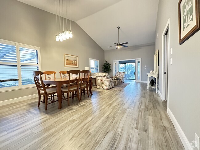 Spacious Floor Plan - 7723 SE Sugar Sand Cir Rental