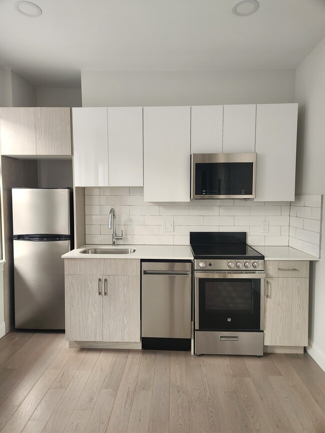 Building Photo - 108 Peterborough St Unit 18 Rental