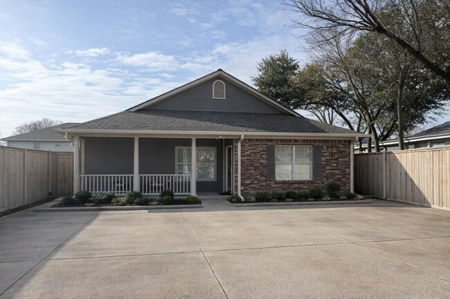 Photo - Rare Baylor Bubble Rental | Walk to Campus | 4 Bed / 3 Bath