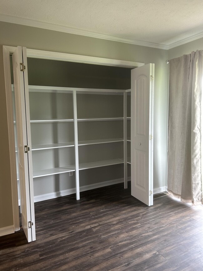 Photo - 2515 Reta St