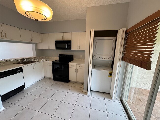 77 Simonton Cir