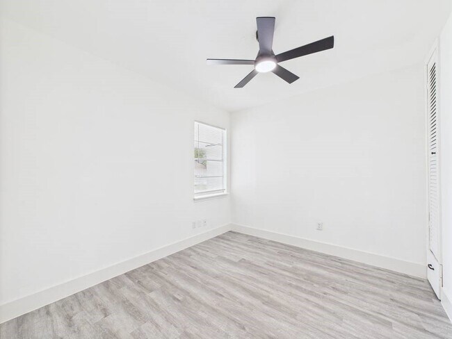 Photo - 5814 Fontenelle Dr