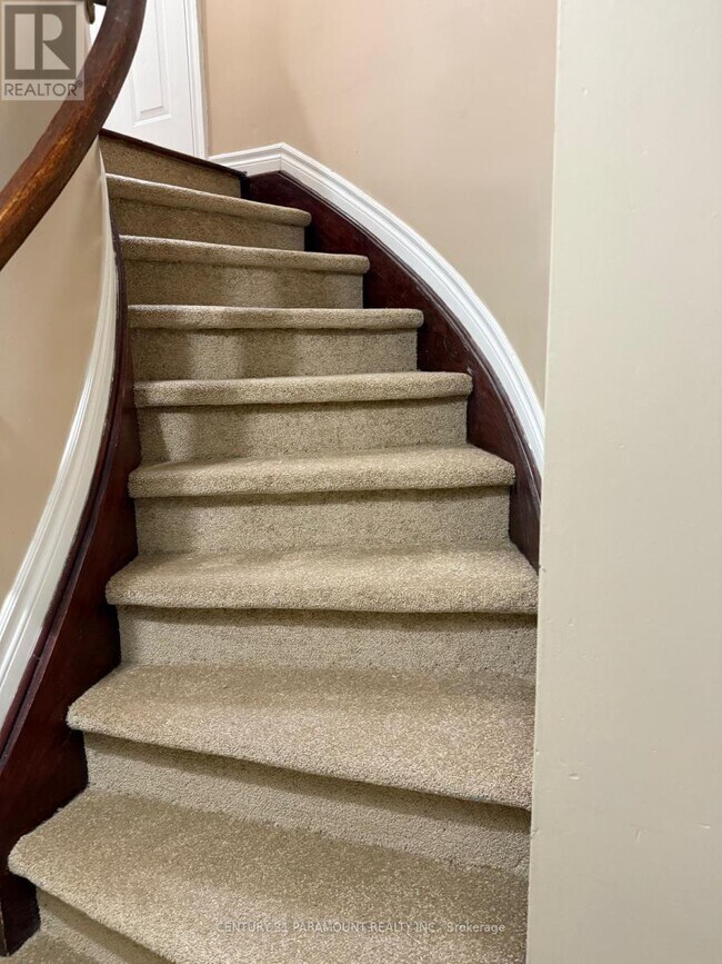 Photo - 7275 Village Walk