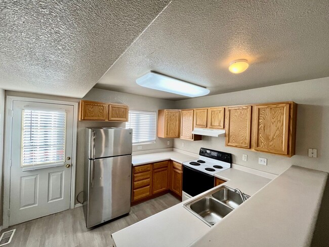 Photo - 7877-7895 Antelope Valley Point Unidad Antelope Valley Point 7883