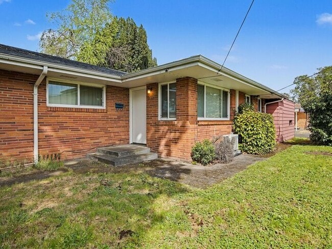 Photo - Duplex: 2 Bedrooms - Salem SE