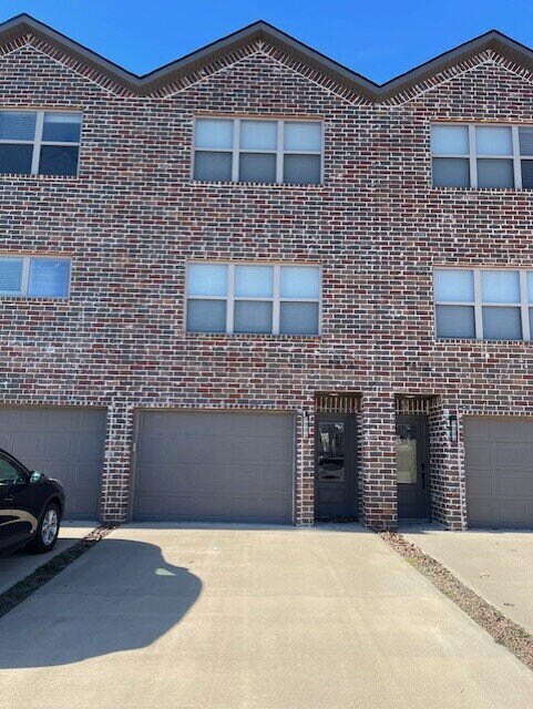 Photo - 2614 SW Livingston Square