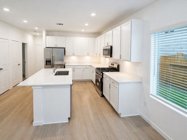 Photo - 2211 Salinas Dr