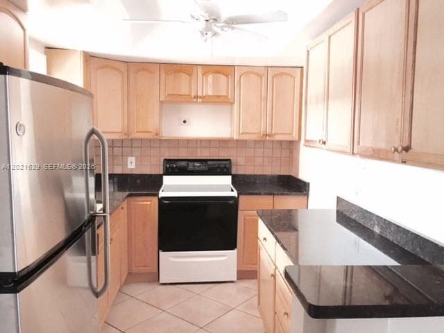 Building Photo - 236 Castlewood Dr Unit 104