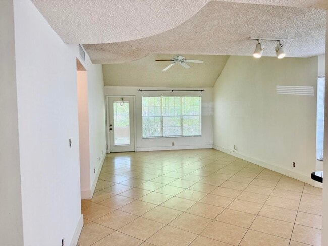 Photo - 6308 La Costa Dr Unit D