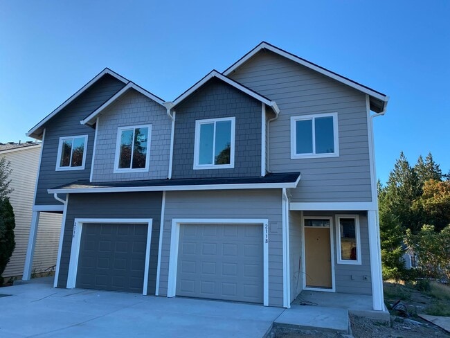 Building Photo - 211 Cloverdale Rd Rental