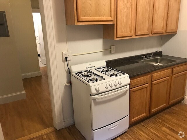 Building Photo - 1812 Commonwealth Ave Unit 1 Rental