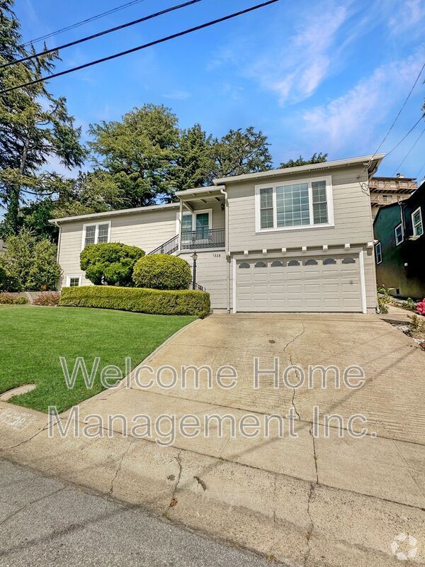 Building Photo - 1228 Sandelin Ave Rental