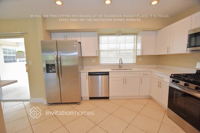 10900 NW 19th St