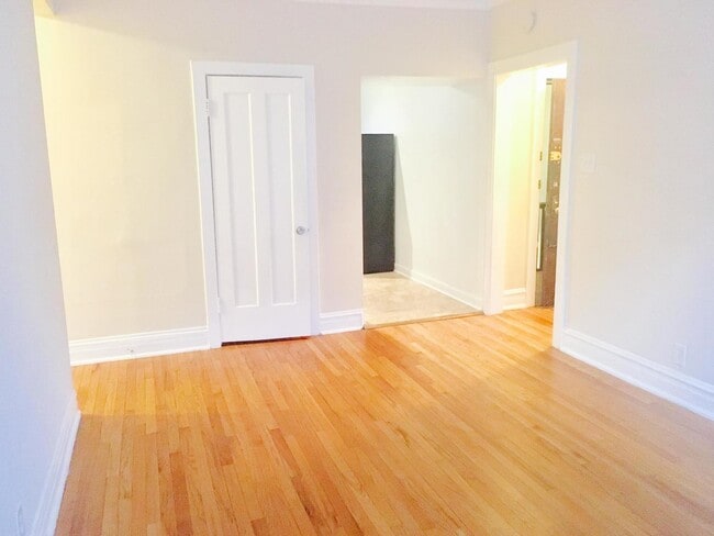 Photo - 4817 N Springfield Ave Unit 2W