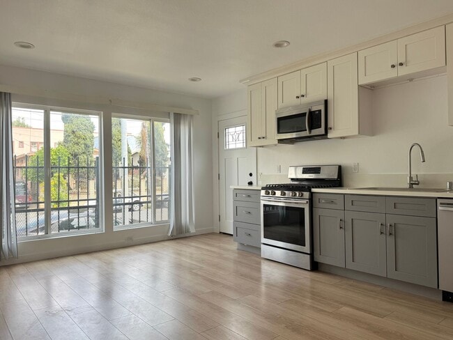 Photo - Renovated 3bed2bath Apartment Near USC Unit 1538-1
