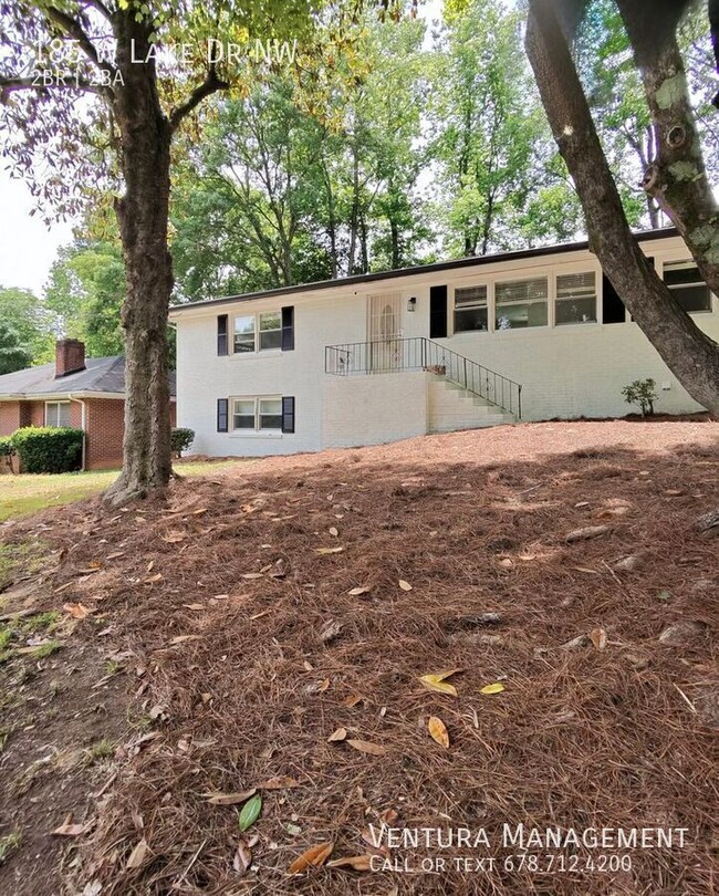 Photo - 185 W Lake Dr NW