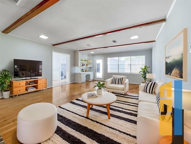 Building Photo - 9206 Sharpview Dr