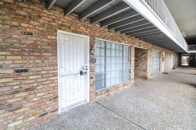 Photo - 2121 Fountain View Dr Unit 25