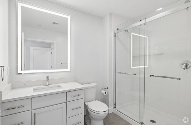 2BR, 2BA - 1,114SF - Bathroom
