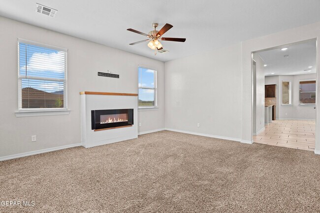 Photo - 585 Issa Circle