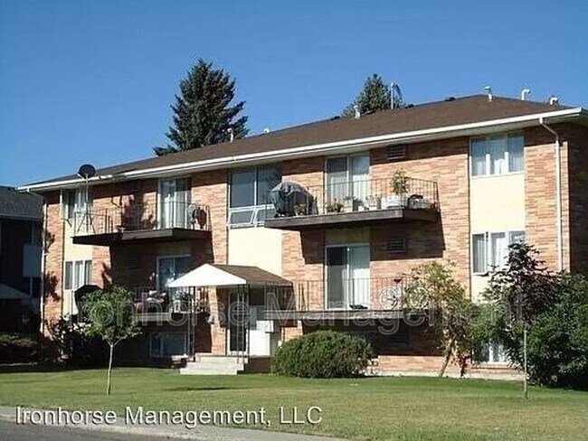 Building Photo - 805 W Villard St