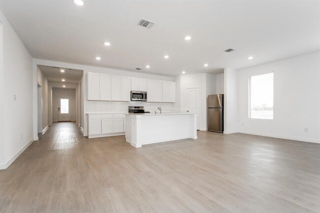 Photo - 1908 Ponderosa Pne Ln