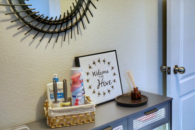 Photo - 9412 Caliente Dr