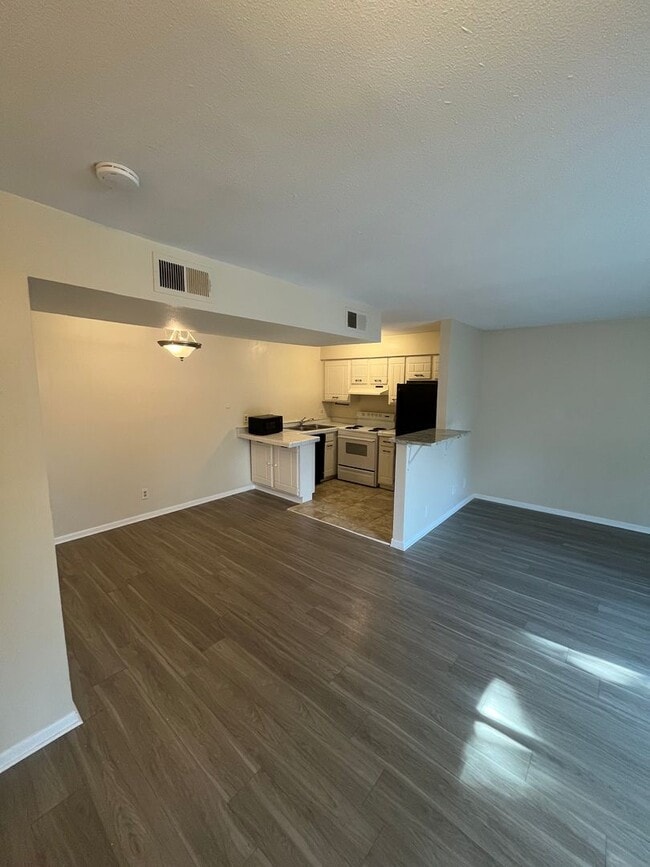 Photo - Spacious 1br/1ba Condo Unit 126