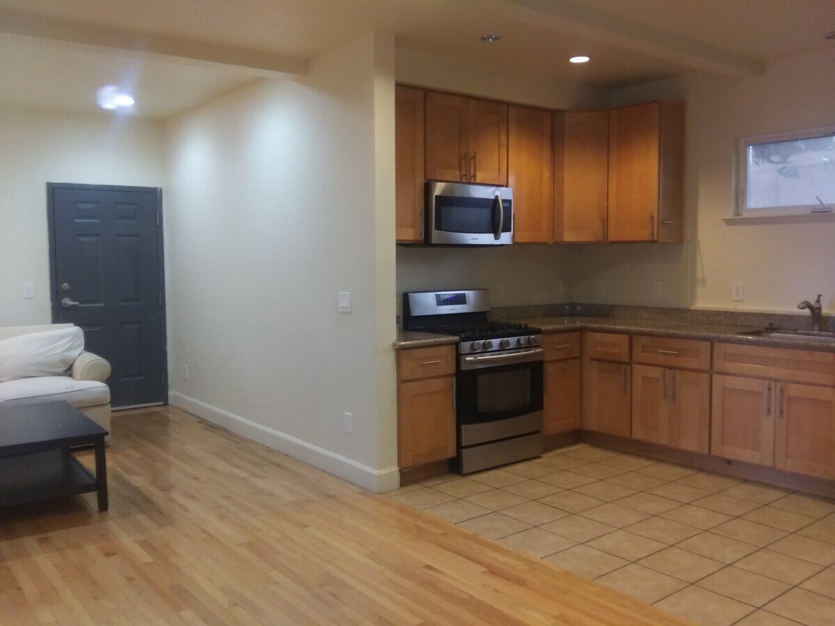 Photo - 2401 Warring St